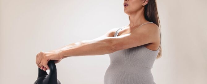 Pregnant woman lifting weights may be at risk for uterine prolapse